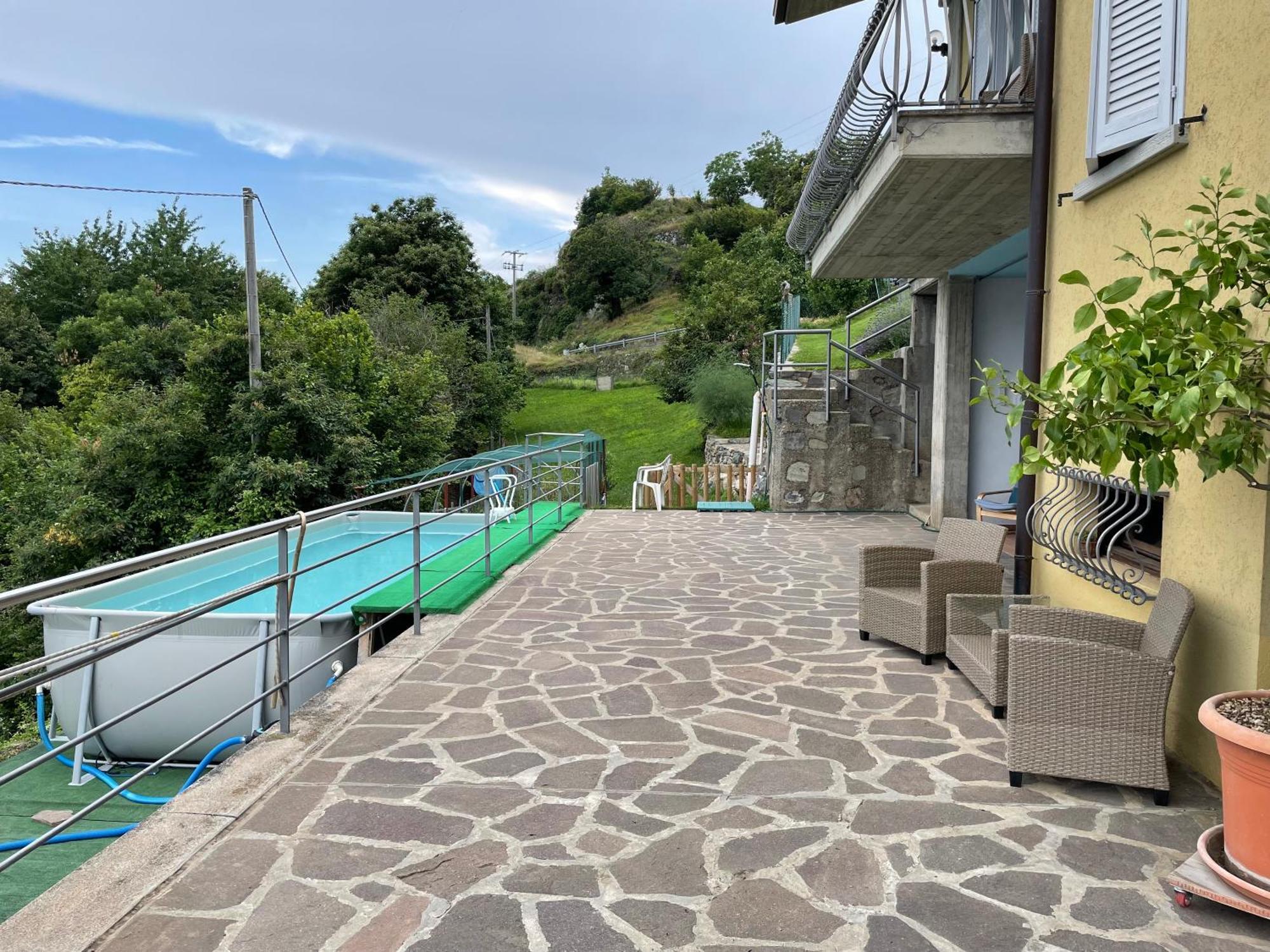 B&B Bunela Costa Volpino Exteriör bild